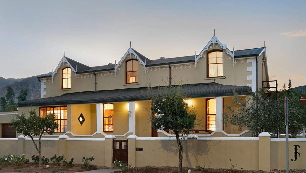 J'S Audacious Living Montagu Self Catering Apartment ภายนอก รูปภาพ