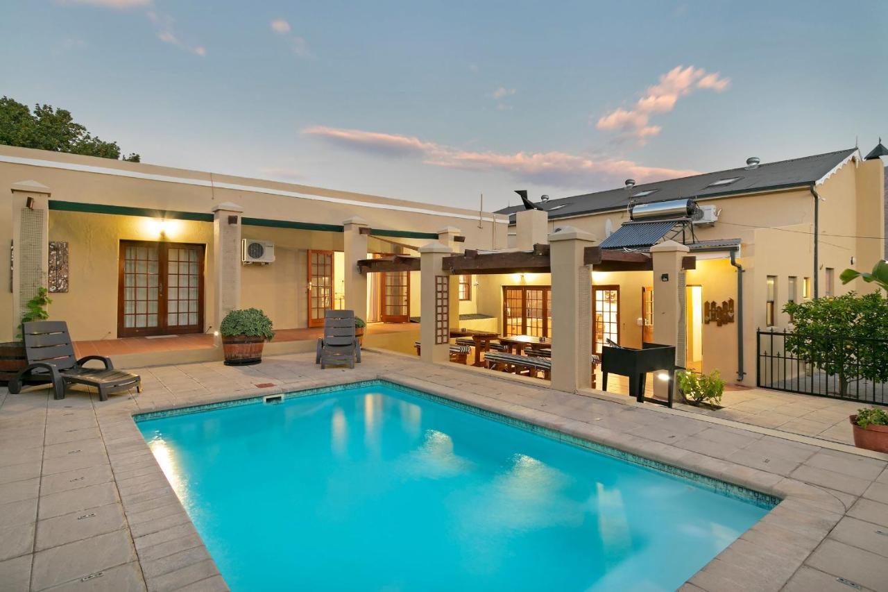 J'S Audacious Living Montagu Self Catering Apartment ภายนอก รูปภาพ