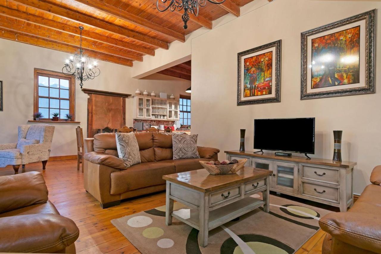 J'S Audacious Living Montagu Self Catering Apartment ภายนอก รูปภาพ