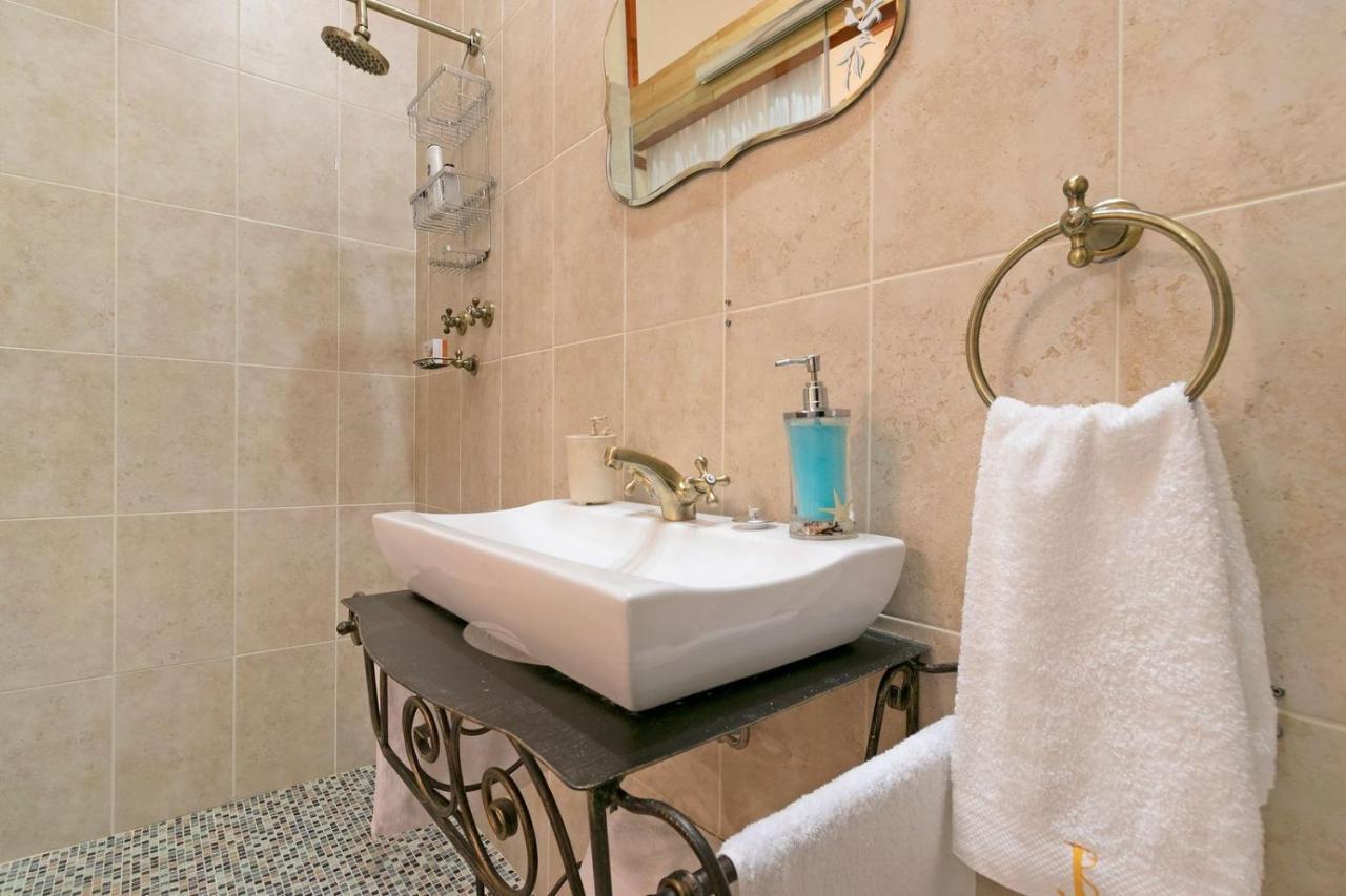 J'S Audacious Living Montagu Self Catering Apartment ภายนอก รูปภาพ