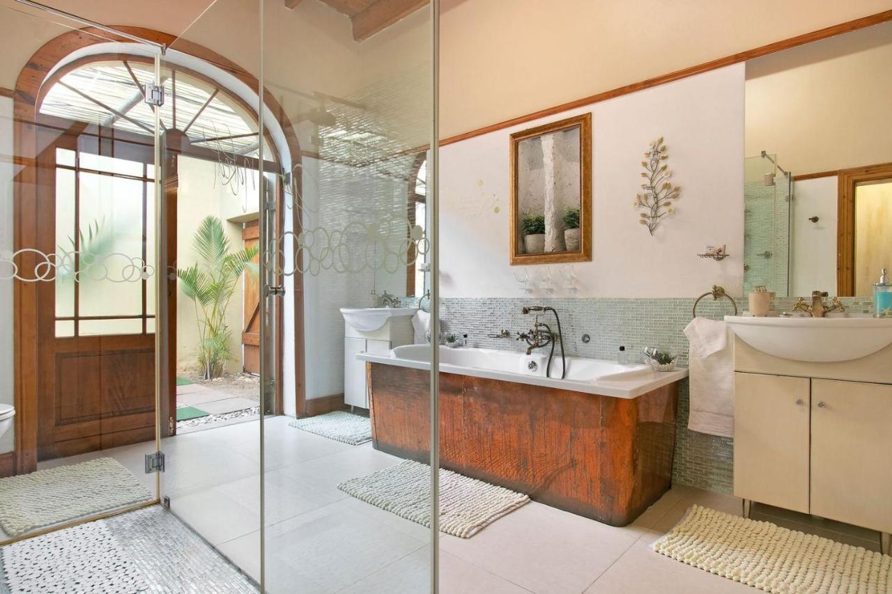 J'S Audacious Living Montagu Self Catering Apartment ภายนอก รูปภาพ