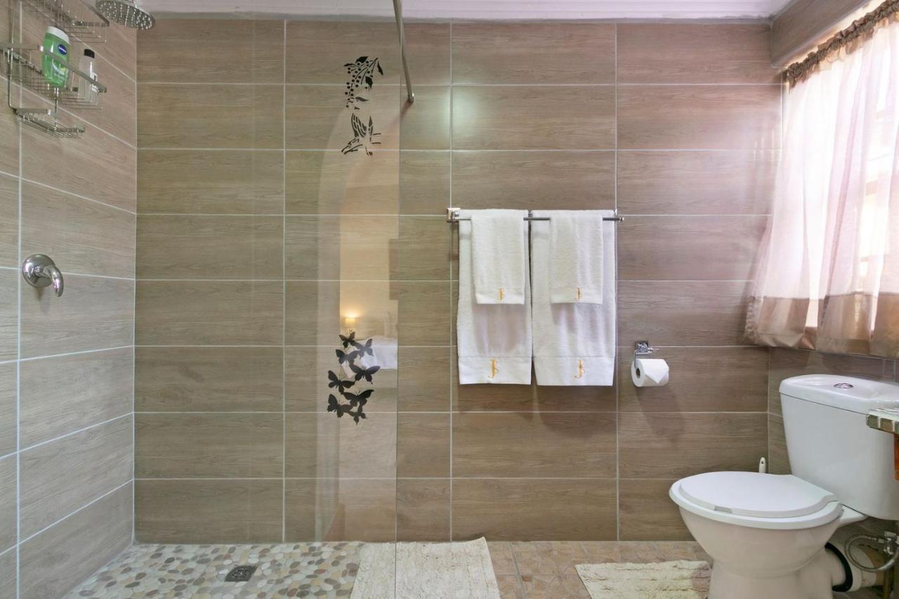 J'S Audacious Living Montagu Self Catering Apartment ภายนอก รูปภาพ