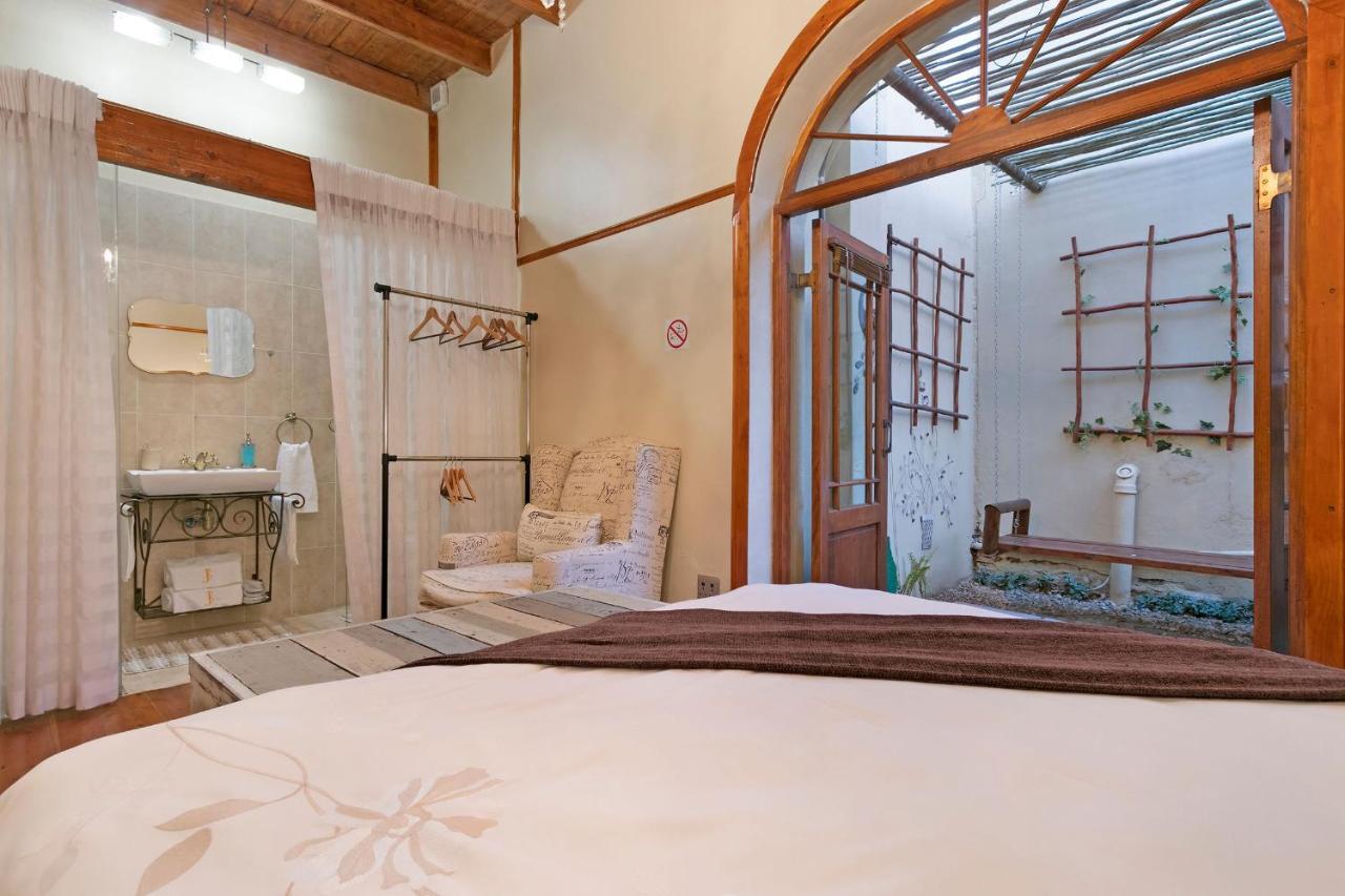 J'S Audacious Living Montagu Self Catering Apartment ภายนอก รูปภาพ